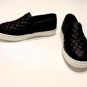 Cat & Jack black loafer tennis shoes